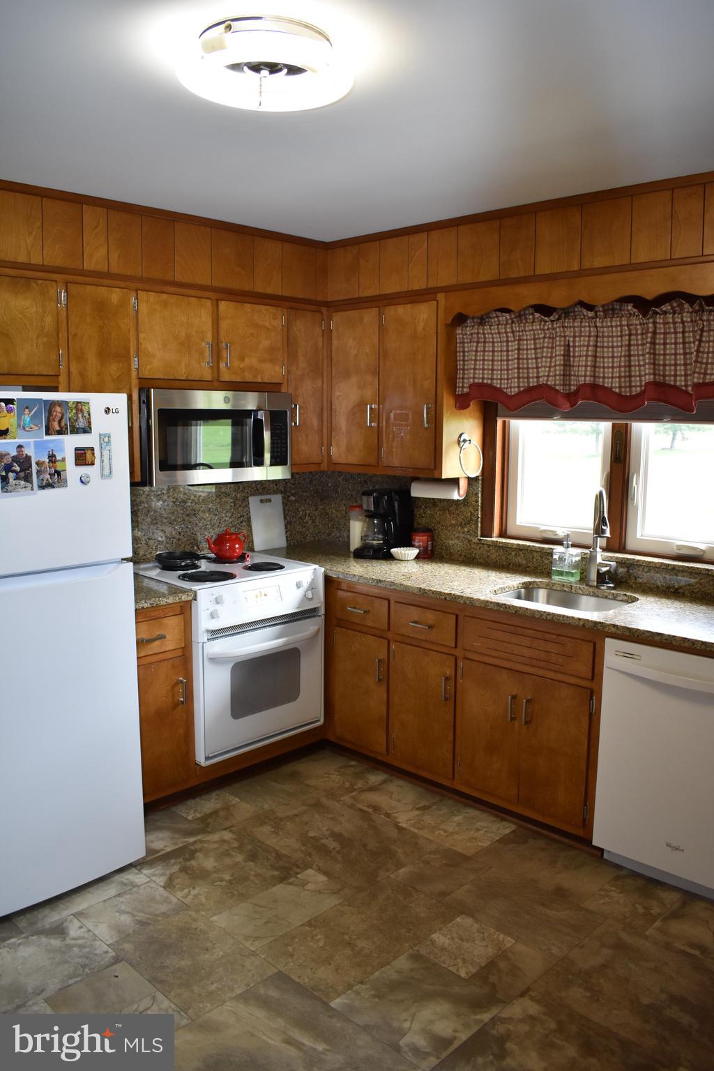5211 Harney Road Taneytown, MD 21787 - Photo 5 of 20 Kitchen