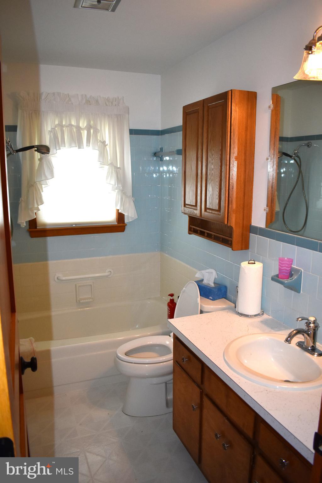5211 Harney Road Taneytown, MD 21787 - Photo 8 of 20 Full bath