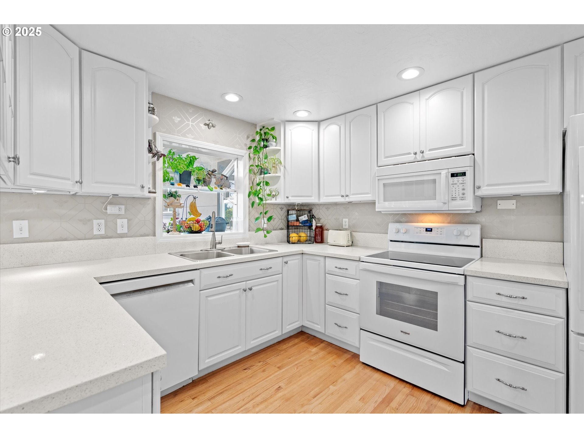 12020 Southwest Burlheights Street Portland, OR 97223 - Photo 9 of 46