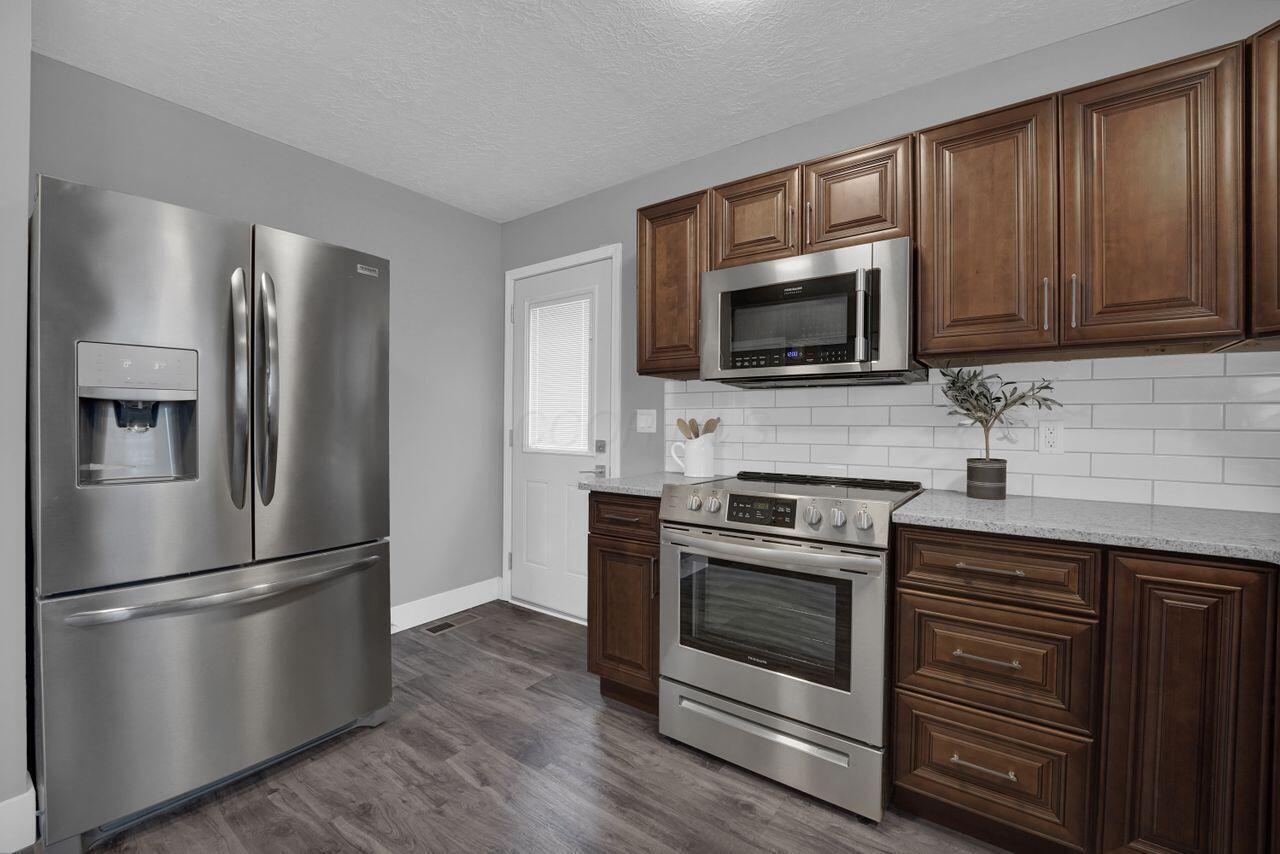 225 Spring Street Pataskala, OH 43062 - Photo 12 of 35 DSC03005