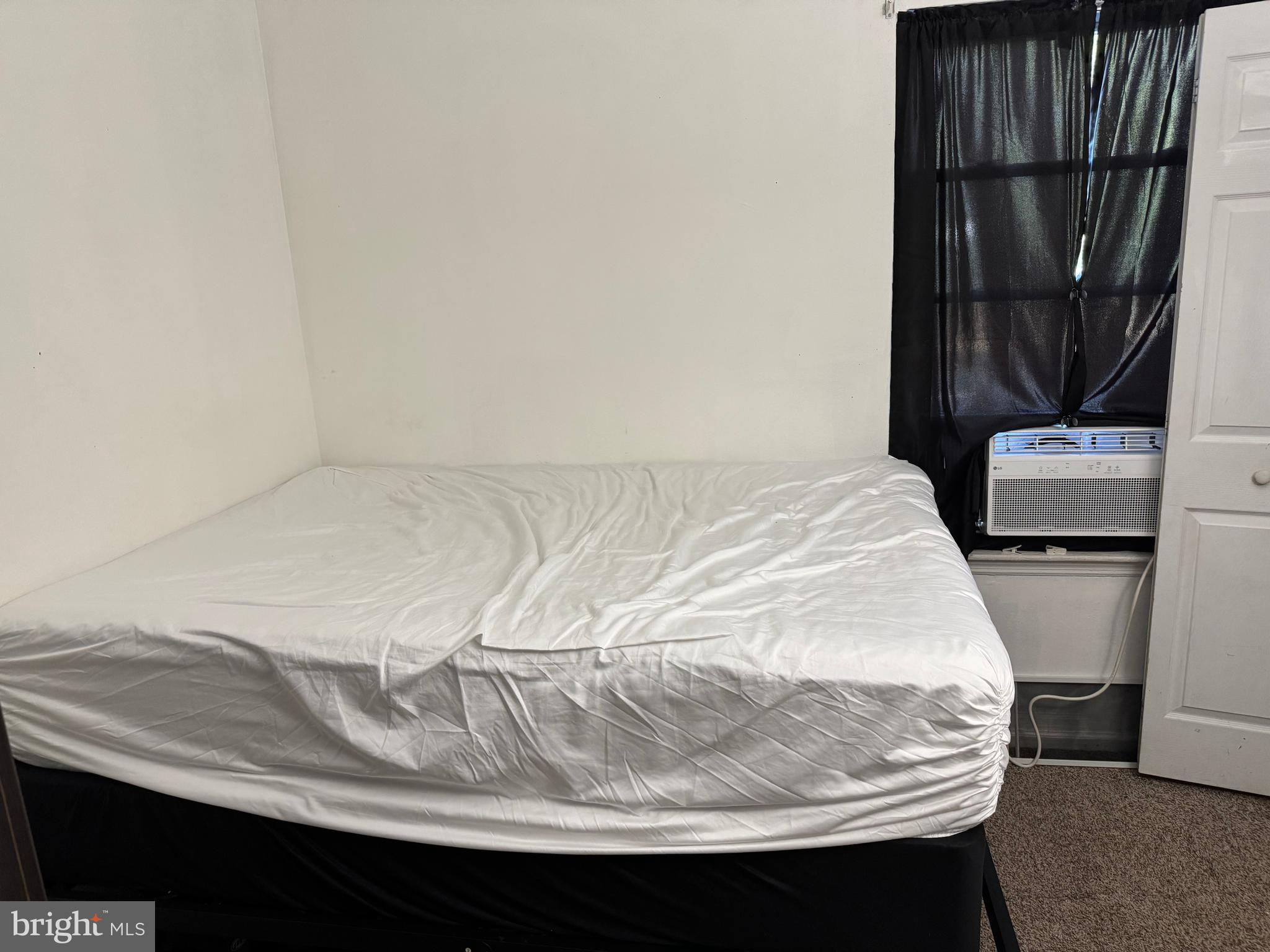 36 Edinshire Road Sicklerville, NJ 08081 - Photo 20 of 21 a room with a bed