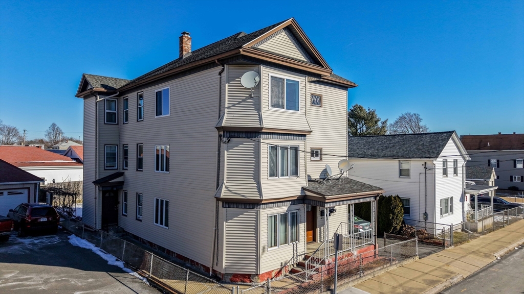 464 Lawton Street Fall River, MA 02721 - Photo 1 of 27 Gallery Image 1