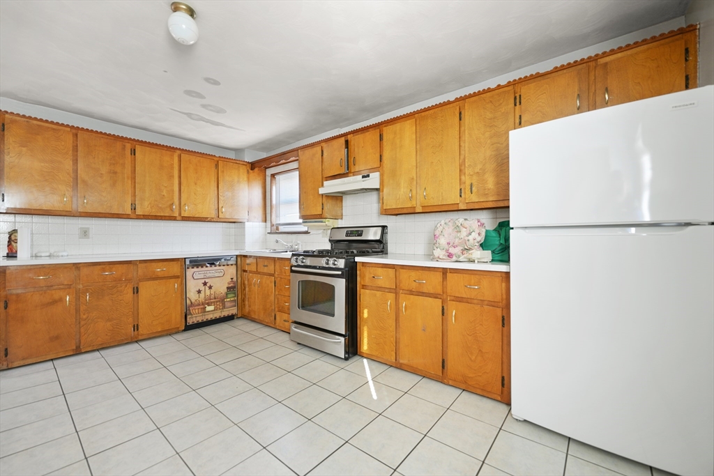 464 Lawton Street Fall River, MA 02721 - Photo 26 of 27 Gallery Image 26