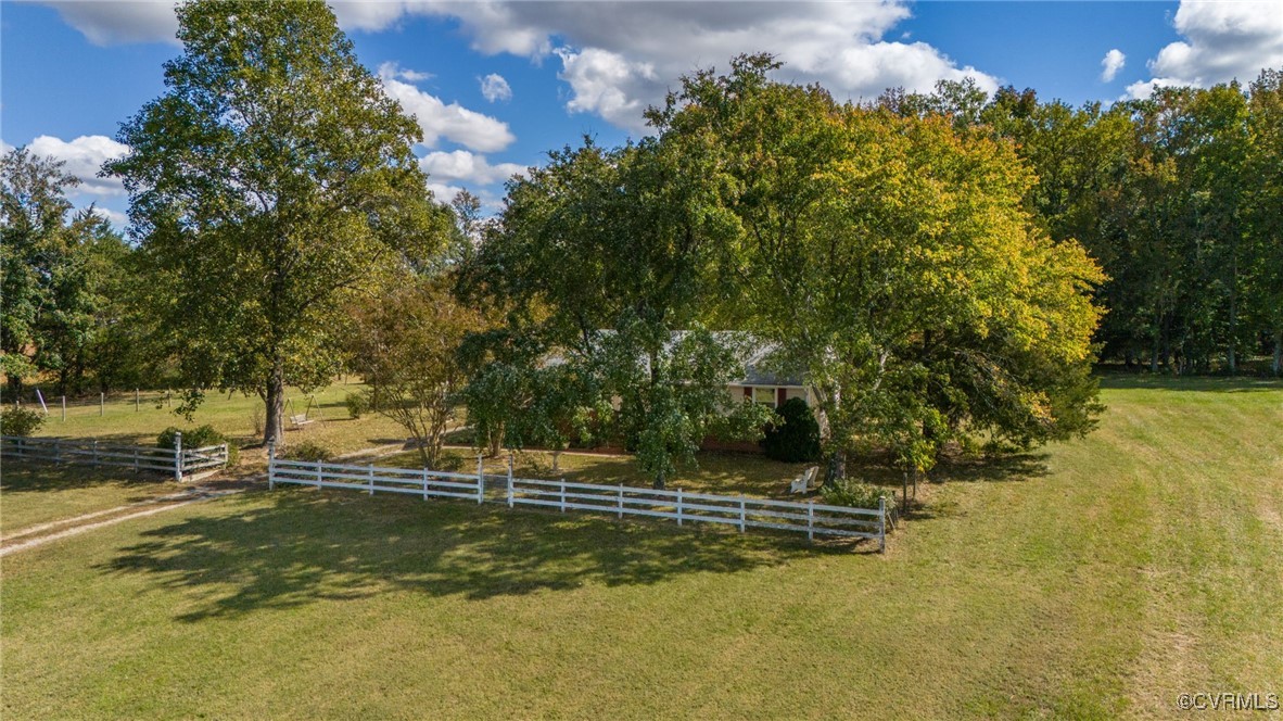 10522 Summer Hill Road Mechanicsville, VA 23116 - Photo 31 of 48 a view of a yard with swimming pool
