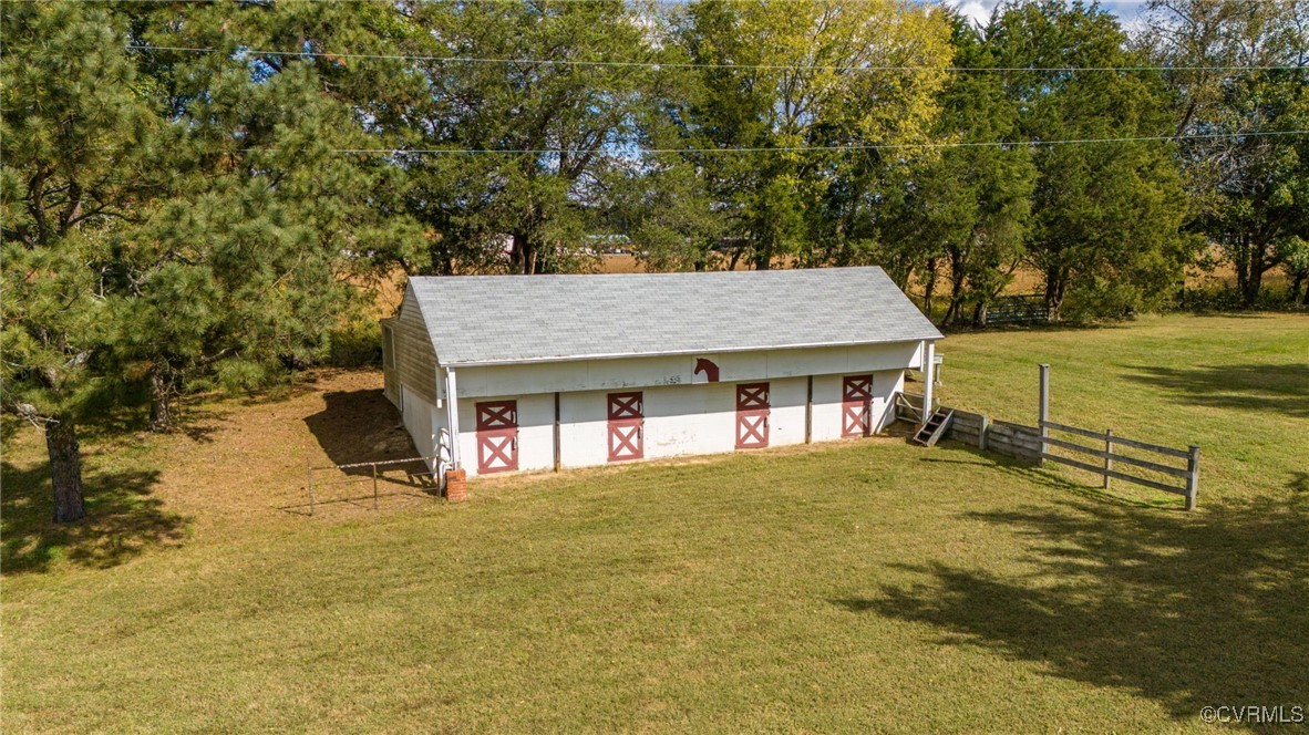 10522 Summer Hill Road Mechanicsville, VA 23116 - Photo 48 of 48 a view of a house with pool and yard