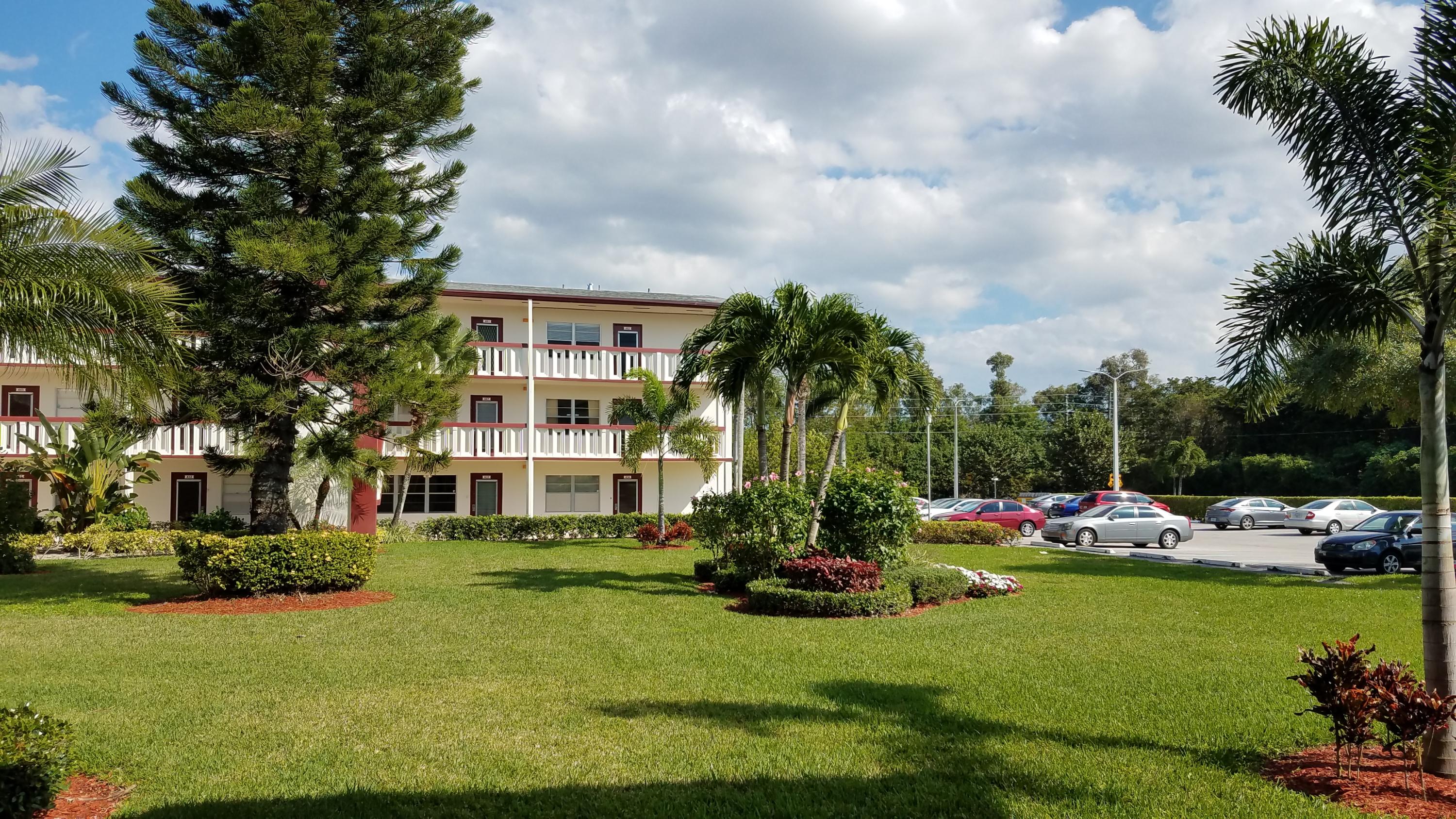 454 Fanshaw K Boca Raton, FL 33434 - Photo 27 of 33 Garden view in front