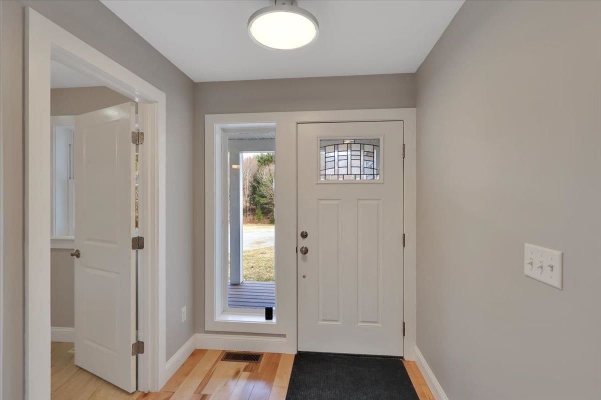 49 Hemlock Circle Jericho, VT 05465 - Photo 2 of 55