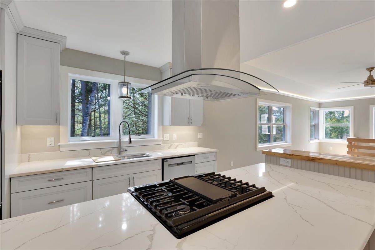 49 Hemlock Circle Jericho, VT 05465 - Photo 5 of 55