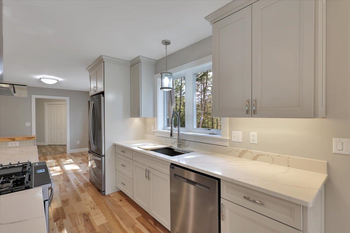 49 Hemlock Circle Jericho, VT 05465 - Photo 7 of 55