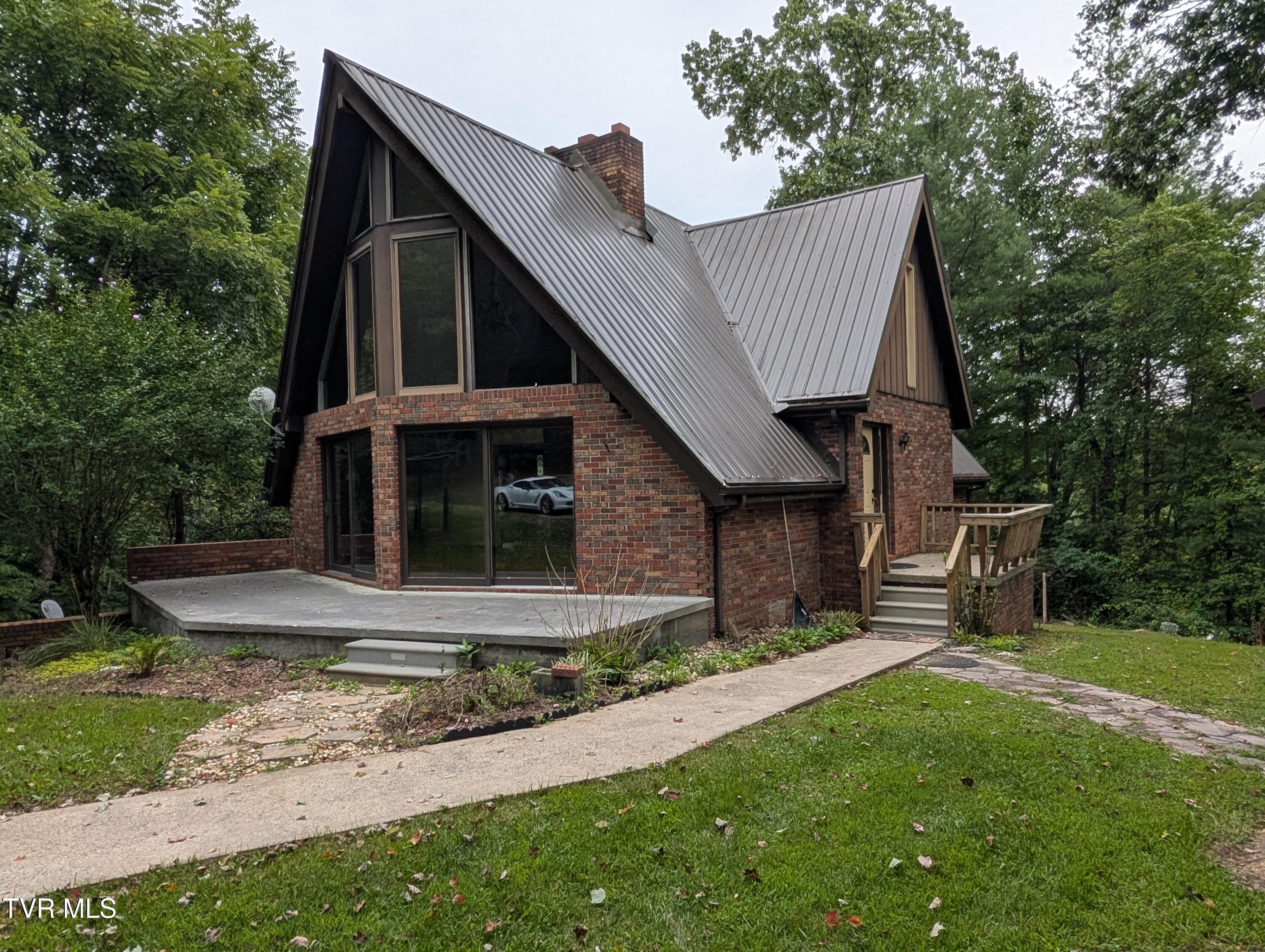 308 Travis Stanley Road Haysi, VA 24256 - Photo 2 of 35 8960