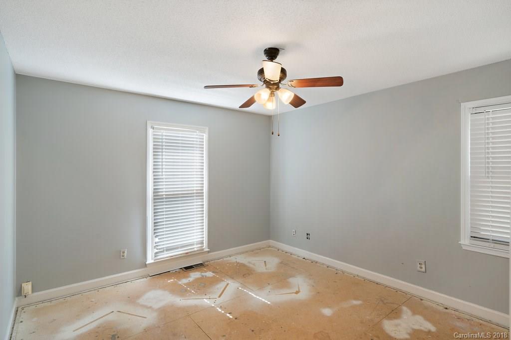 6740 Alanbrook Road Charlotte, NC 28215 - Photo 11 of 18
