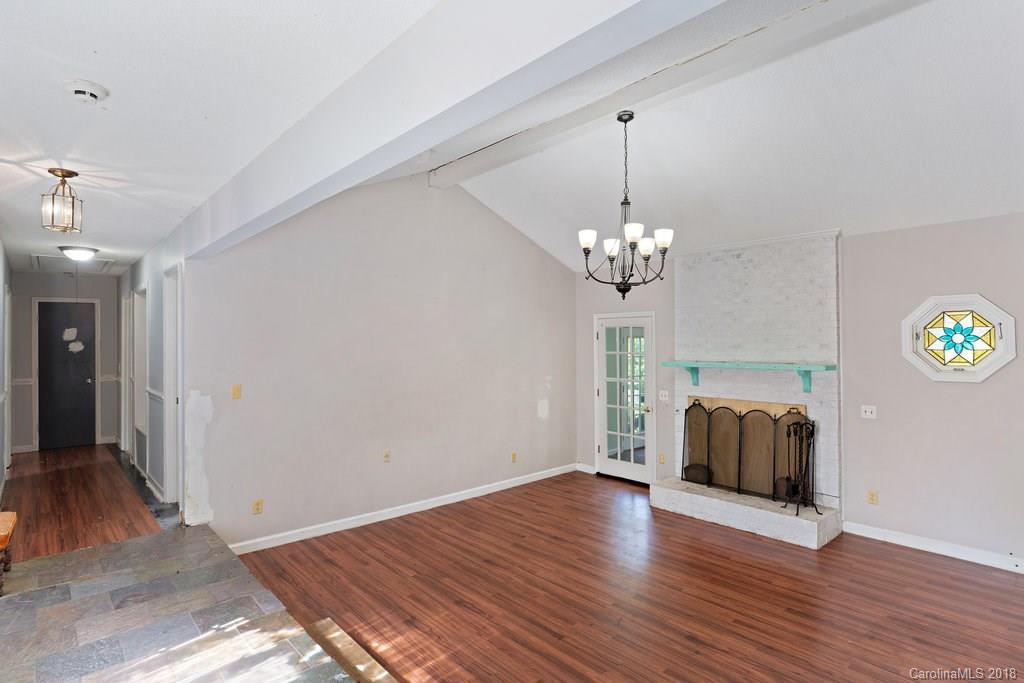 6740 Alanbrook Road Charlotte, NC 28215 - Photo 4 of 18