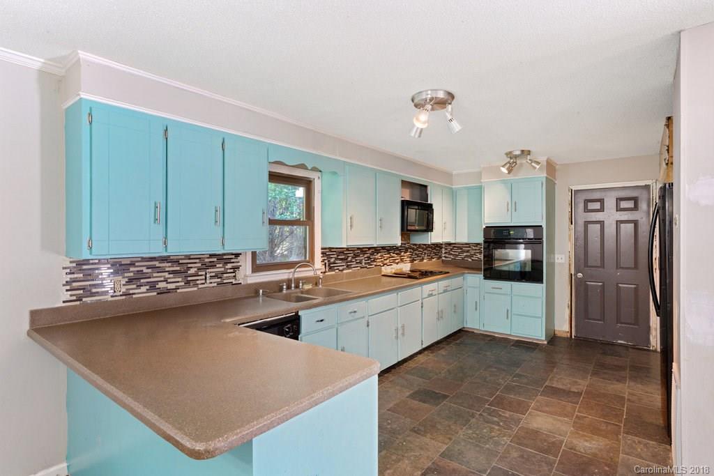 6740 Alanbrook Road Charlotte, NC 28215 - Photo 5 of 18