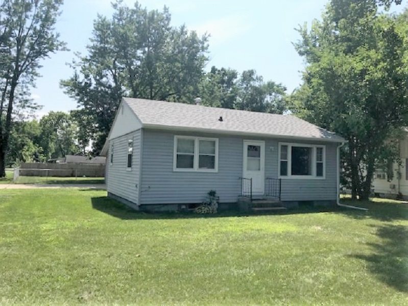437 Kennon Road Rockford, IL 61109 - Photo 1 of 13 Gallery Image 1