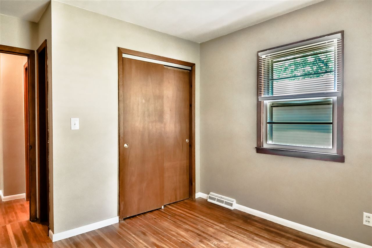 437 Kennon Road Rockford, IL 61109 - Photo 9 of 13 Gallery Image 9
