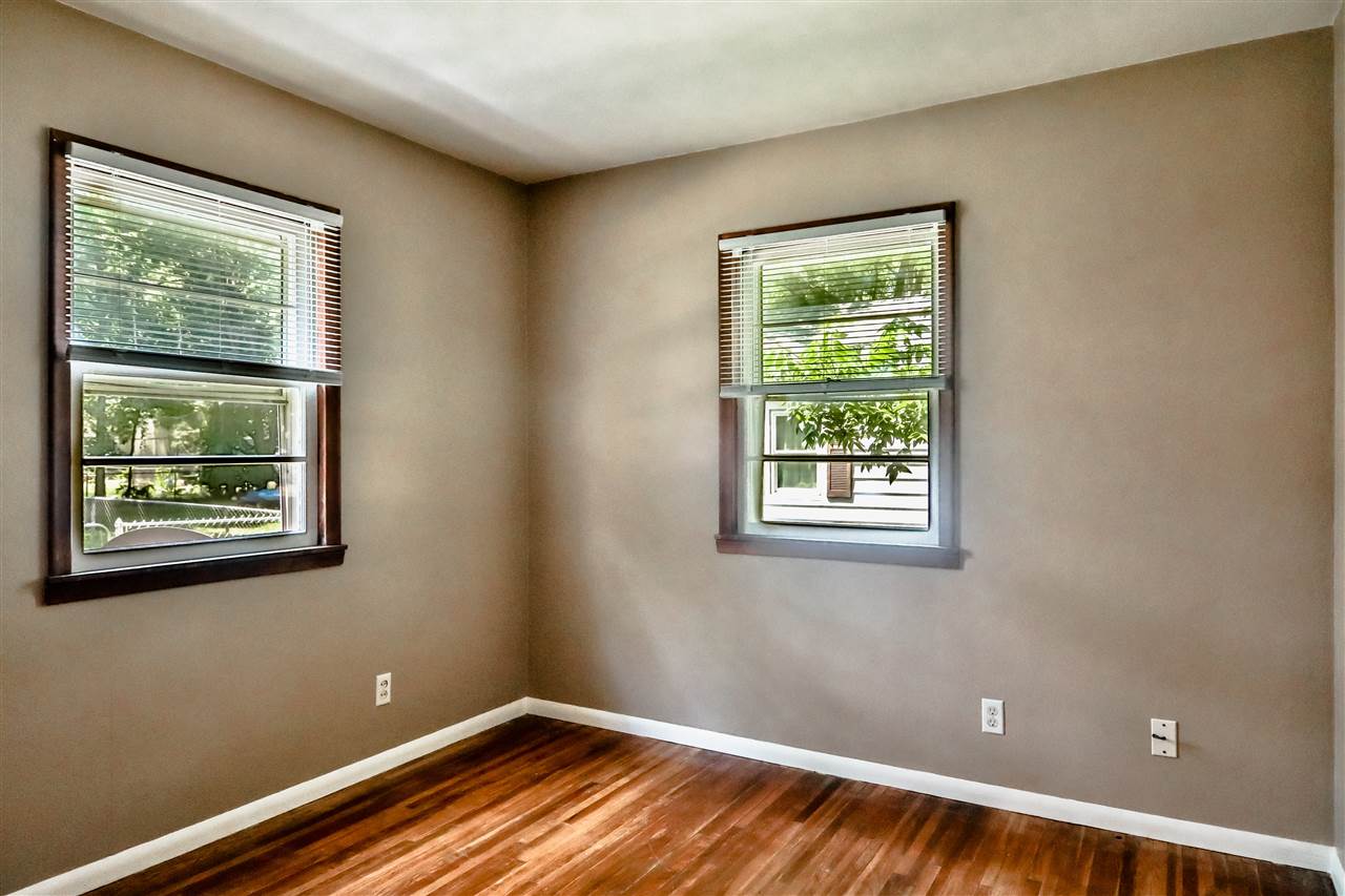 437 Kennon Road Rockford, IL 61109 - Photo 10 of 13 Gallery Image 10