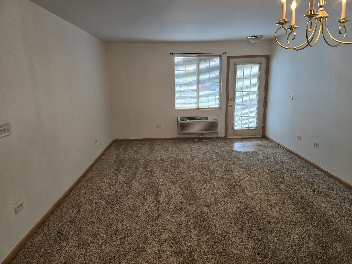 1626 McClure Road Aurora, IL 60505 - Photo 3 of 10