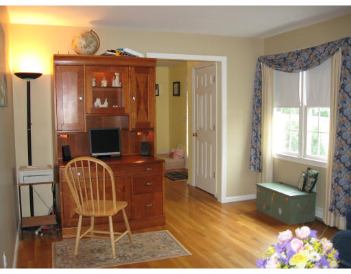 28 Littlefield Road Milford, MA 01757 - Photo 5 of 14 Gallery Image 5