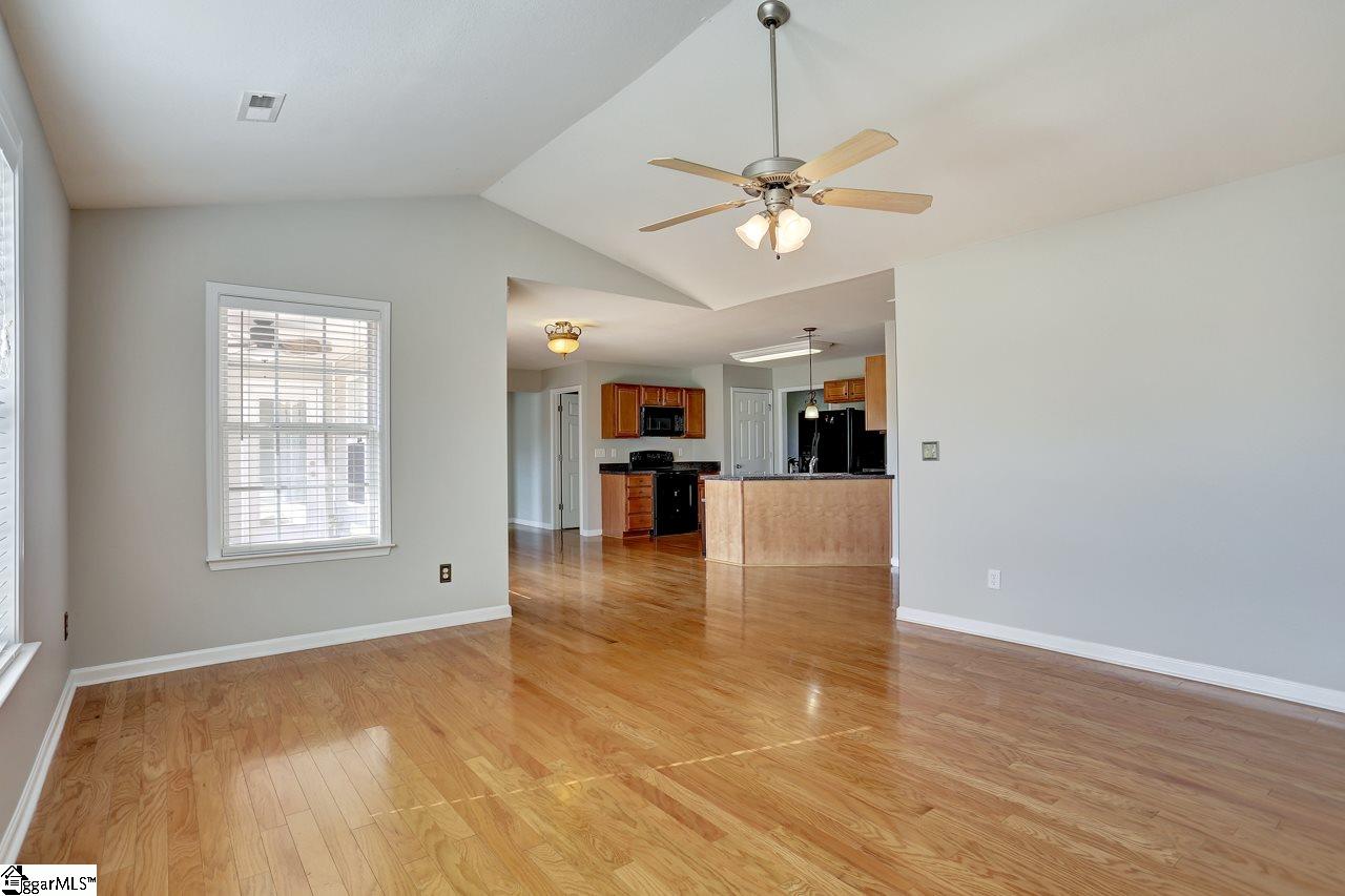 135 Dillard Road Duncan, SC 29334 - Photo 13 of 31 Gallery Image 13