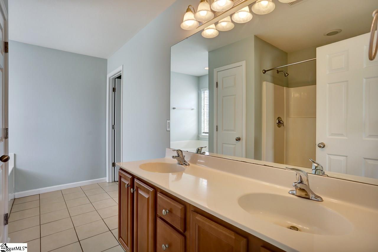 135 Dillard Road Duncan, SC 29334 - Photo 16 of 31 Gallery Image 16