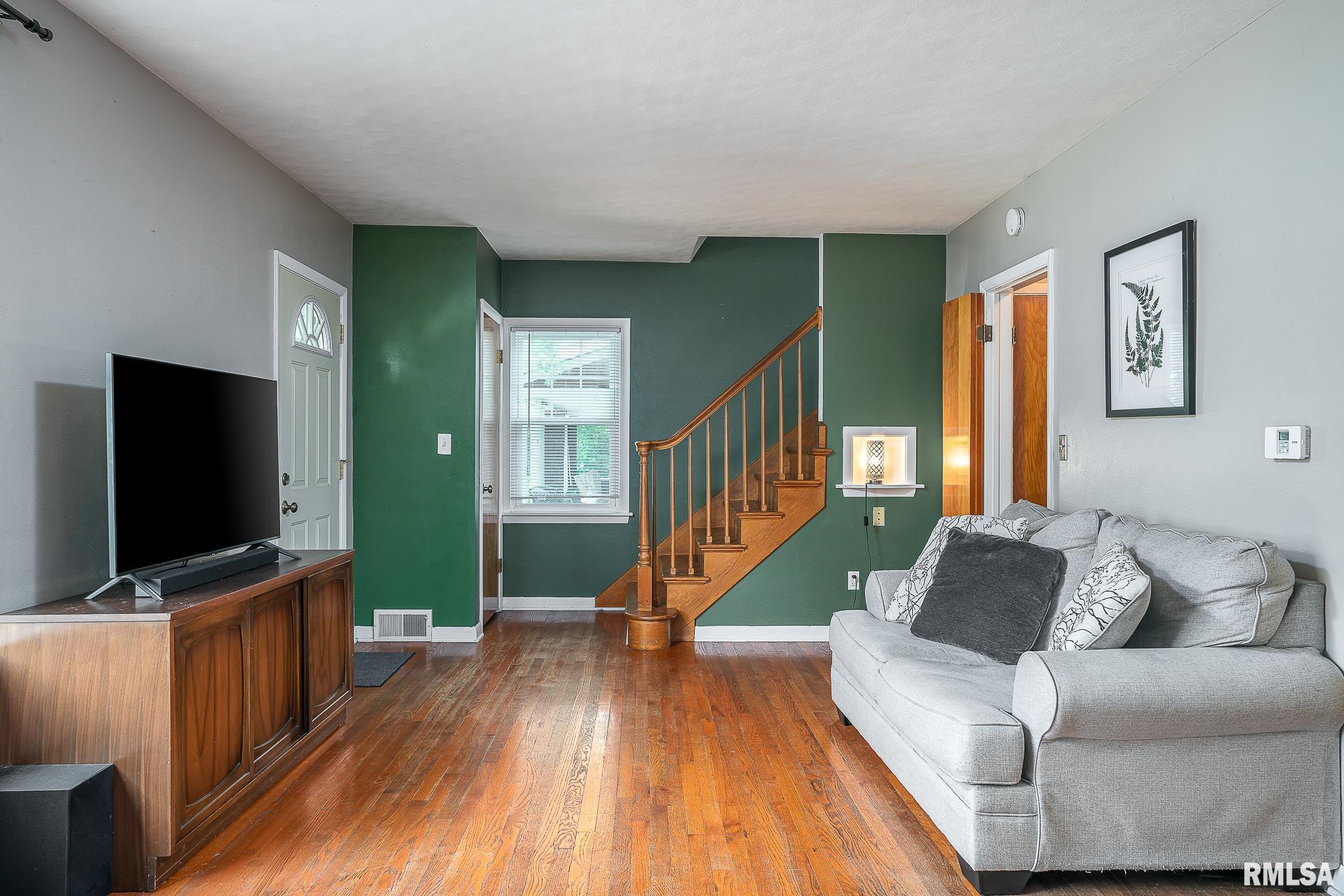 2522 Middle Road Davenport, IA 52803 - Photo 3 of 15 Gallery Image 3