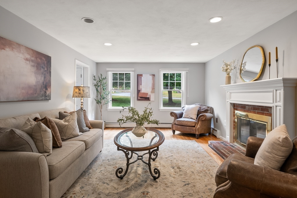 14 Harnden Road Foxboro, MA 02035 - Photo 6 of 40