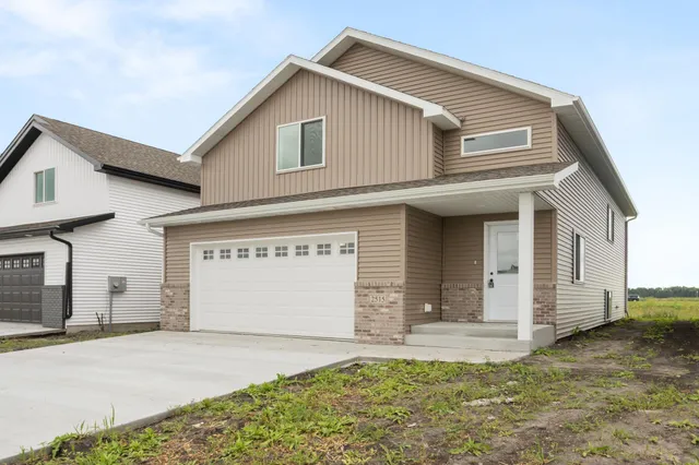 $375,000 | 2623 38th Avenue South, Moorhead, MN 56560