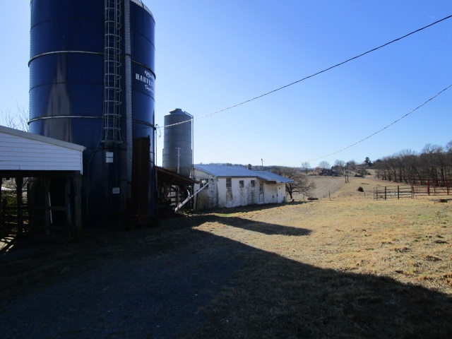 951 Kiddsville Road Waynesboro, VA 22980 - Photo 28 of 29 a view of a terrace
