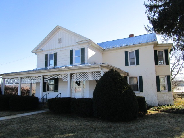 951 Kiddsville Road Waynesboro, VA 22980 - Photo 6 of 29 a front view of a house with a yard