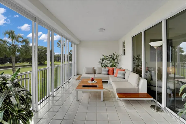$3,500 | 4108 West Palm Aire Drive, Unit 83B, Pompano Beach, FL 33069