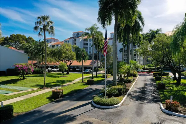 $3,500 | 4108 West Palm Aire Drive, Unit 83B, Pompano Beach, FL 33069