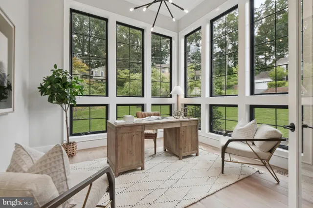 a picture of a bench in front of building