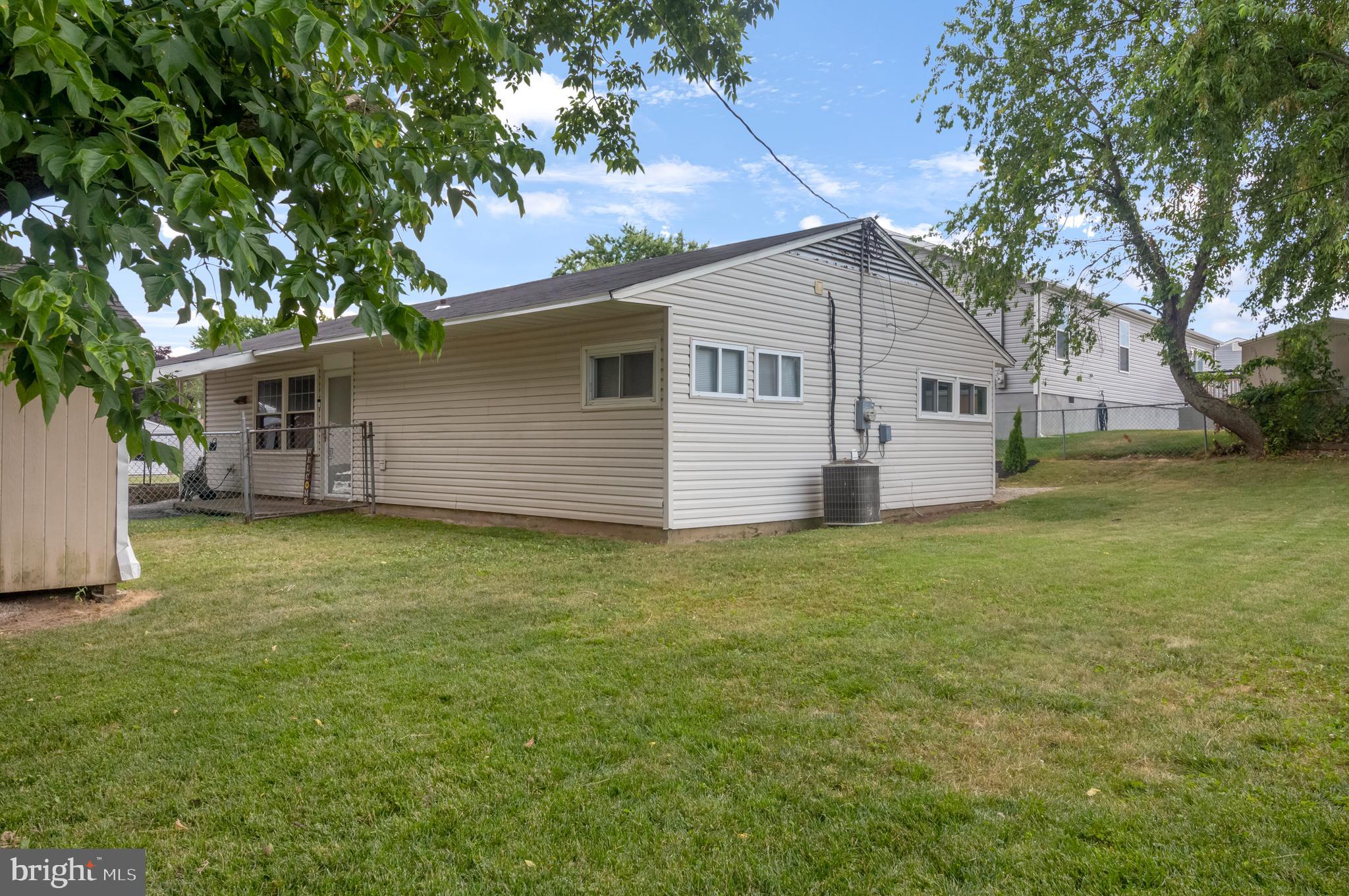 39 Deepgreen Lane Levittown, PA 19055 - Photo 19 of 20