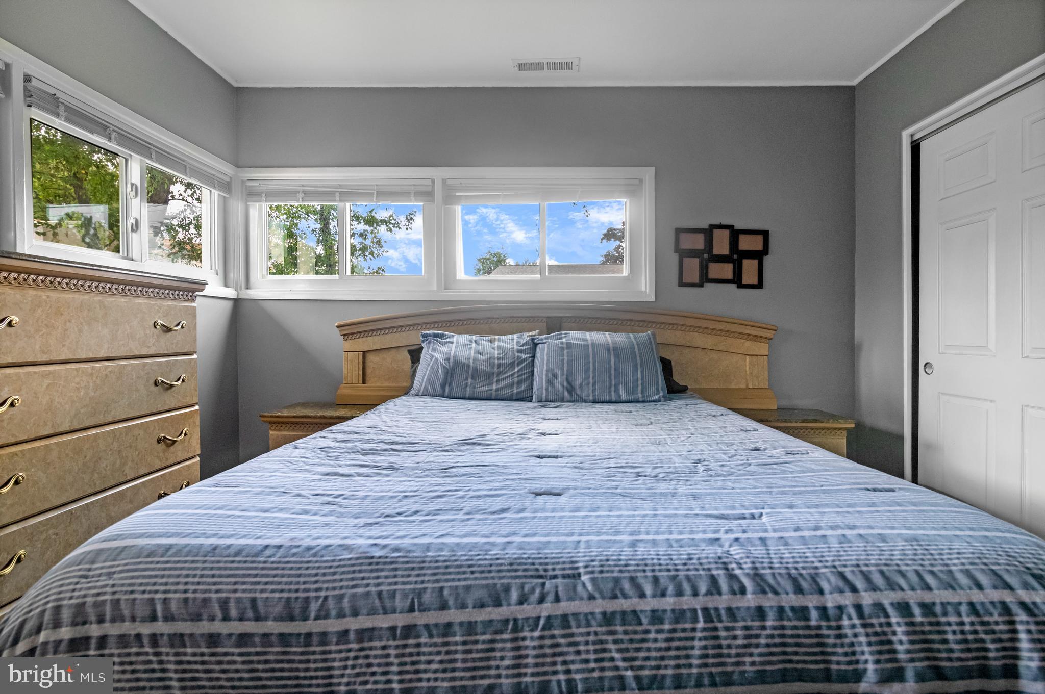 39 Deepgreen Lane Levittown, PA 19055 - Photo 5 of 20