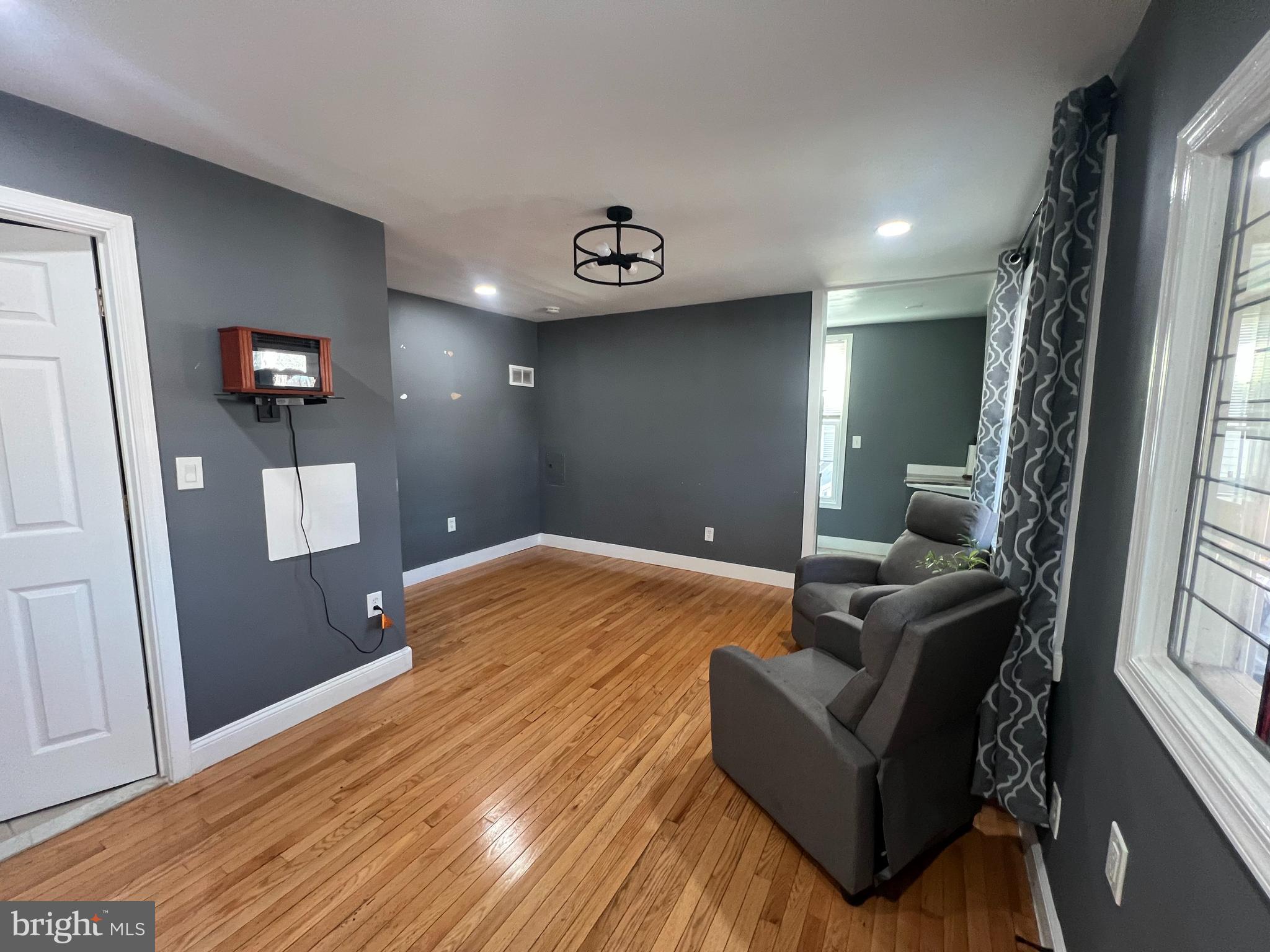 12220 Centerhill Street Silver Spring, MD 20902 - Photo 36 of 73 Upper studio in back of main house