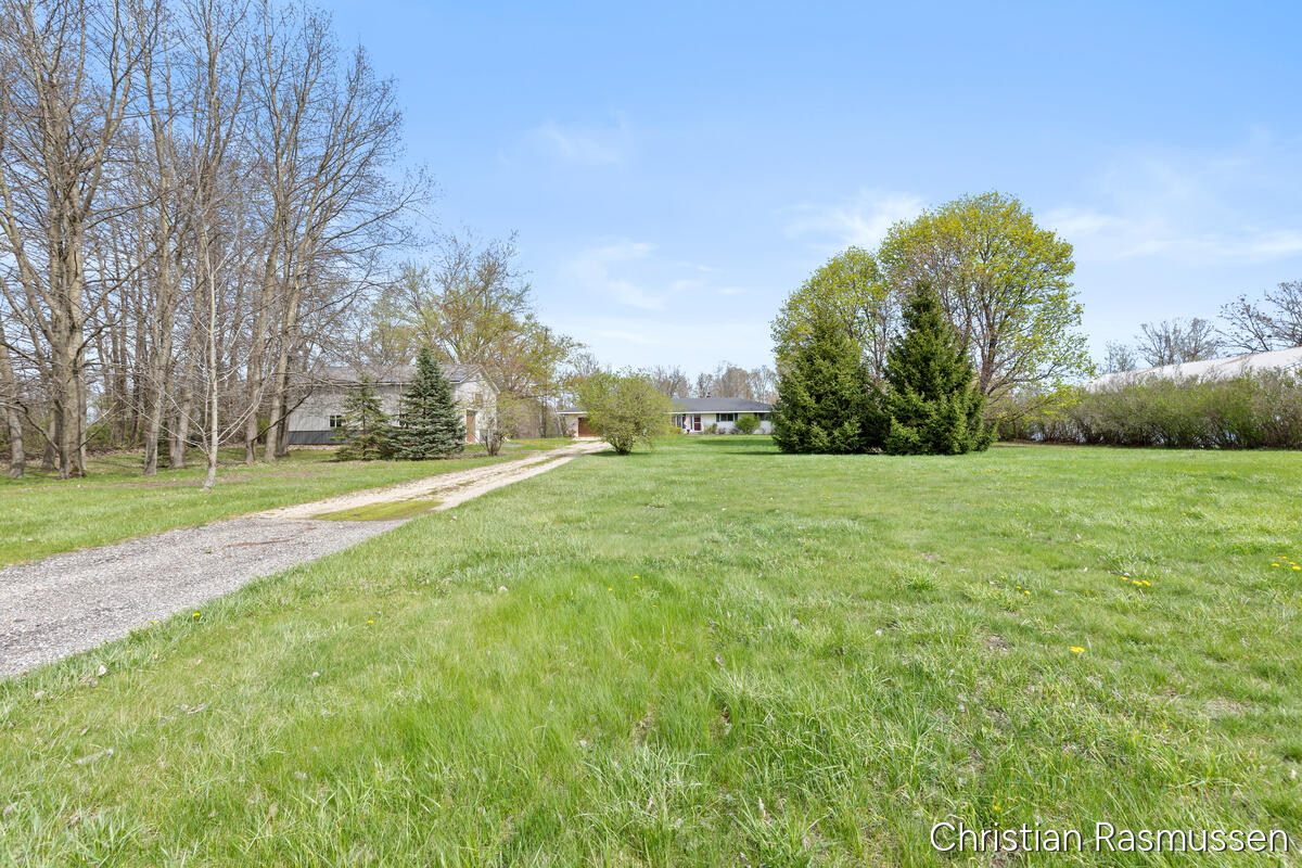 7208 West Dickerson Lake Road Stanton, MI 48888 - Photo 4 of 33 7208-West_003
