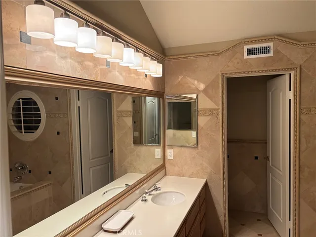 $5,200 | 105 Bay Hill Drive, Newport Beach, CA 92660