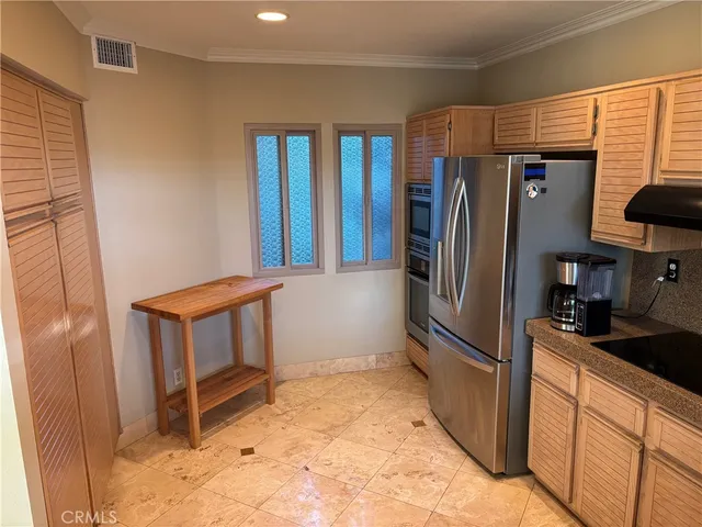 $5,200 | 105 Bay Hill Drive, Newport Beach, CA 92660