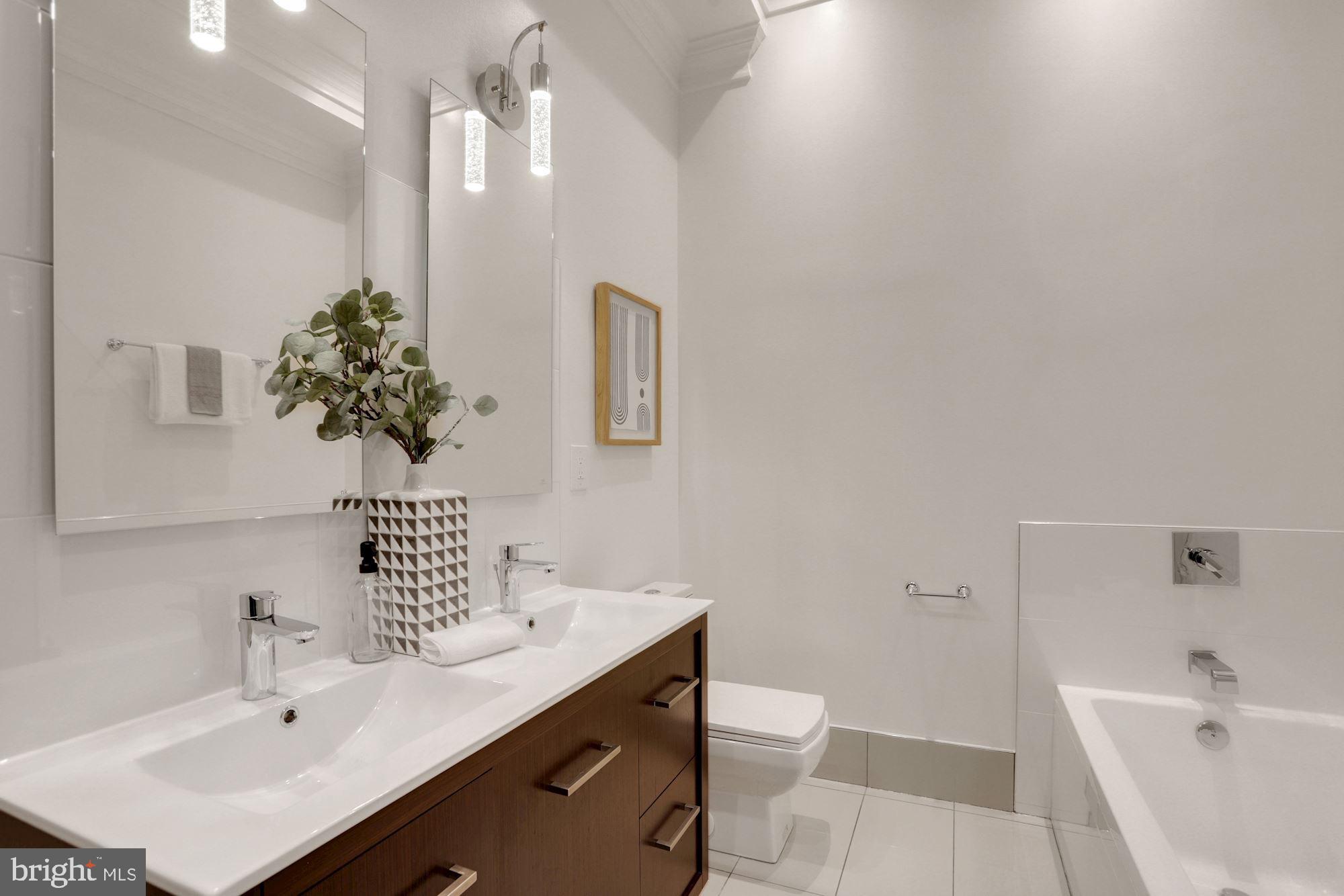 2464 Ontario Road Northwest, Unit 3 Washington, DC 20009 - Photo 17 of 24