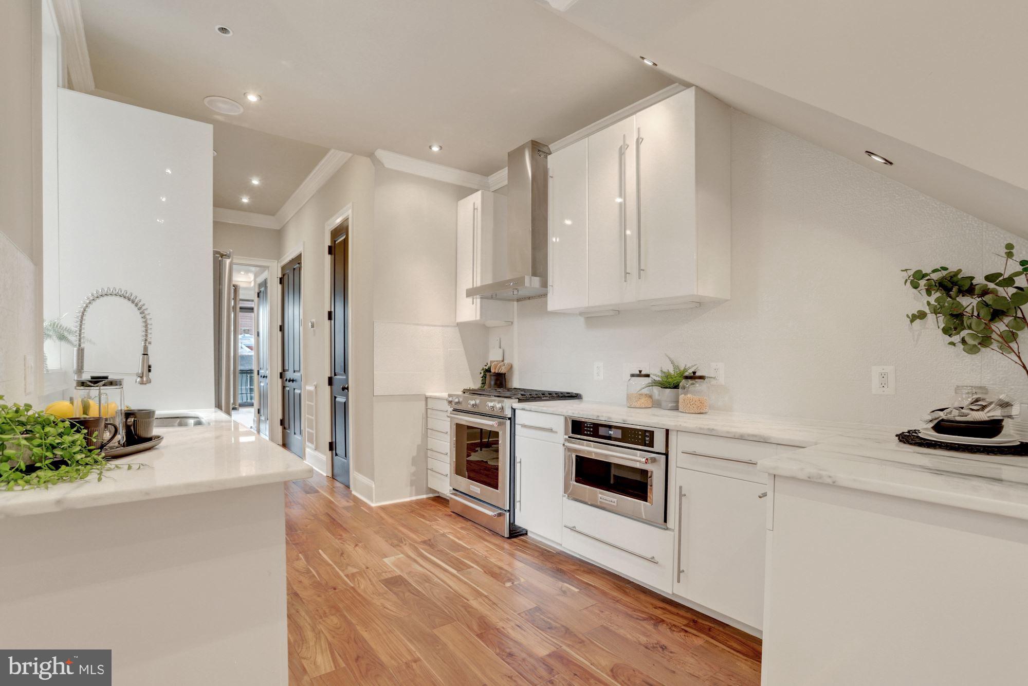 2464 Ontario Road Northwest, Unit 3 Washington, DC 20009 - Photo 8 of 24