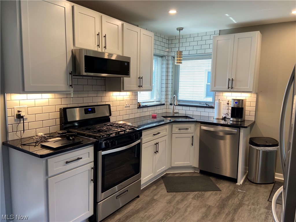 6308 Manchester Road Parma, OH 44129 - Photo 4 of 18