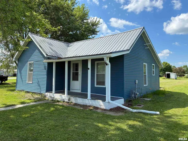 $155,000 | 212 Adams Street, Coatsburg, IL 62325