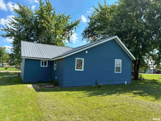 $155,000 | 212 Adams Street, Coatsburg, IL 62325