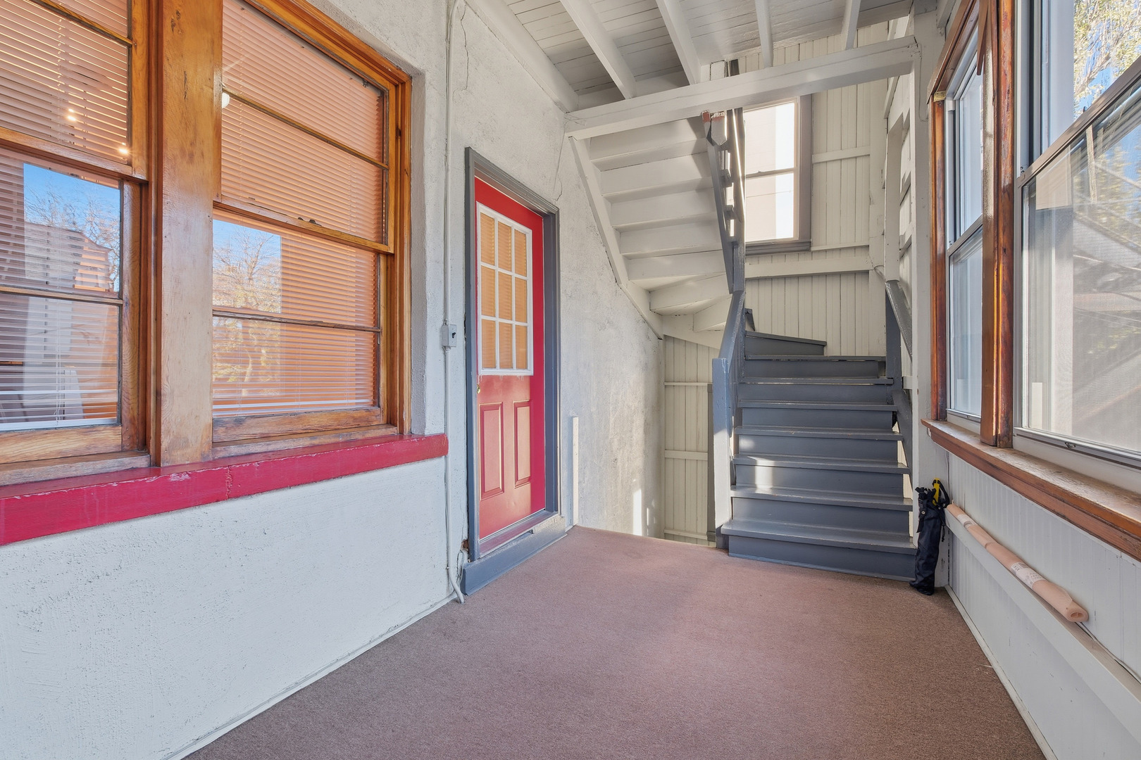 823 North Hoyne Avenue, Unit 2 Chicago, IL 60622 - Photo 15 of 20 a view of an entryway with a window