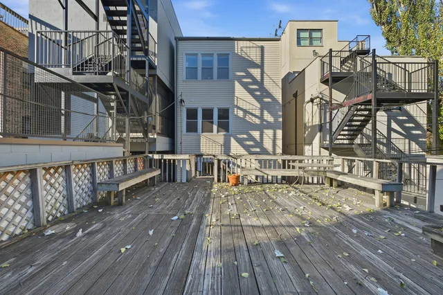 $2,150 | 823 North Hoyne Avenue, Unit 2, Chicago, IL 60622