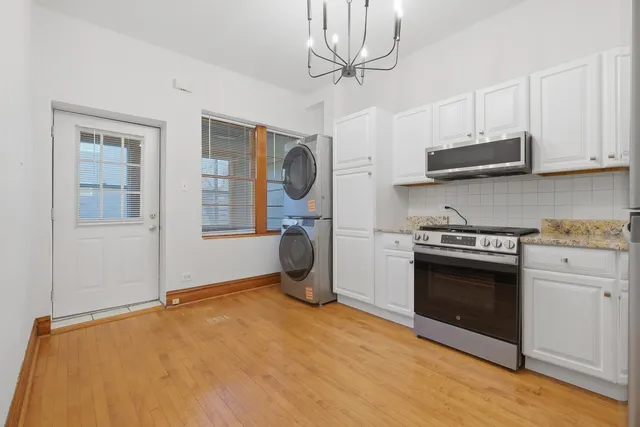 $2,150 | 823 North Hoyne Avenue, Unit 2, Chicago, IL 60622