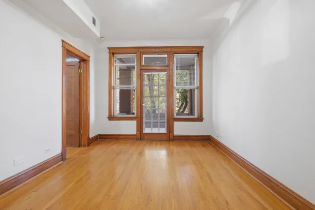 $2,150 | 823 North Hoyne Avenue, Unit 2, Chicago, IL 60622