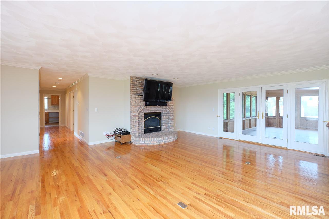 6509 South Hollis Road Bartonville, IL 61607 - Photo 6 of 36 Gallery Image 6