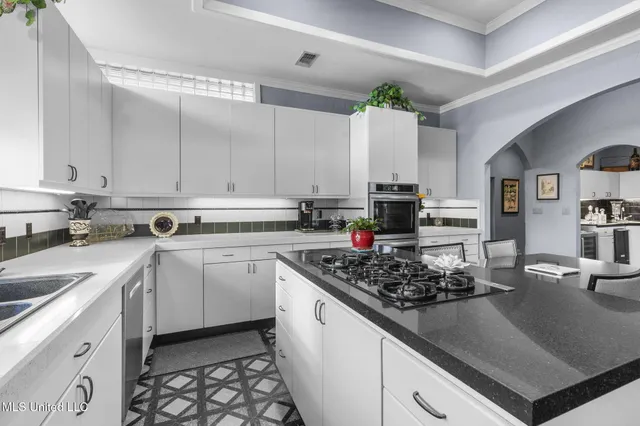 $525,000 | 901 Hackberry Lane, Canton, MS 39046