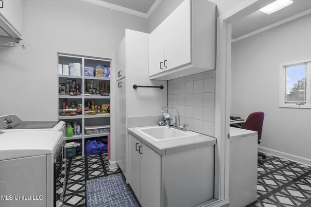 $525,000 | 901 Hackberry Lane, Canton, MS 39046